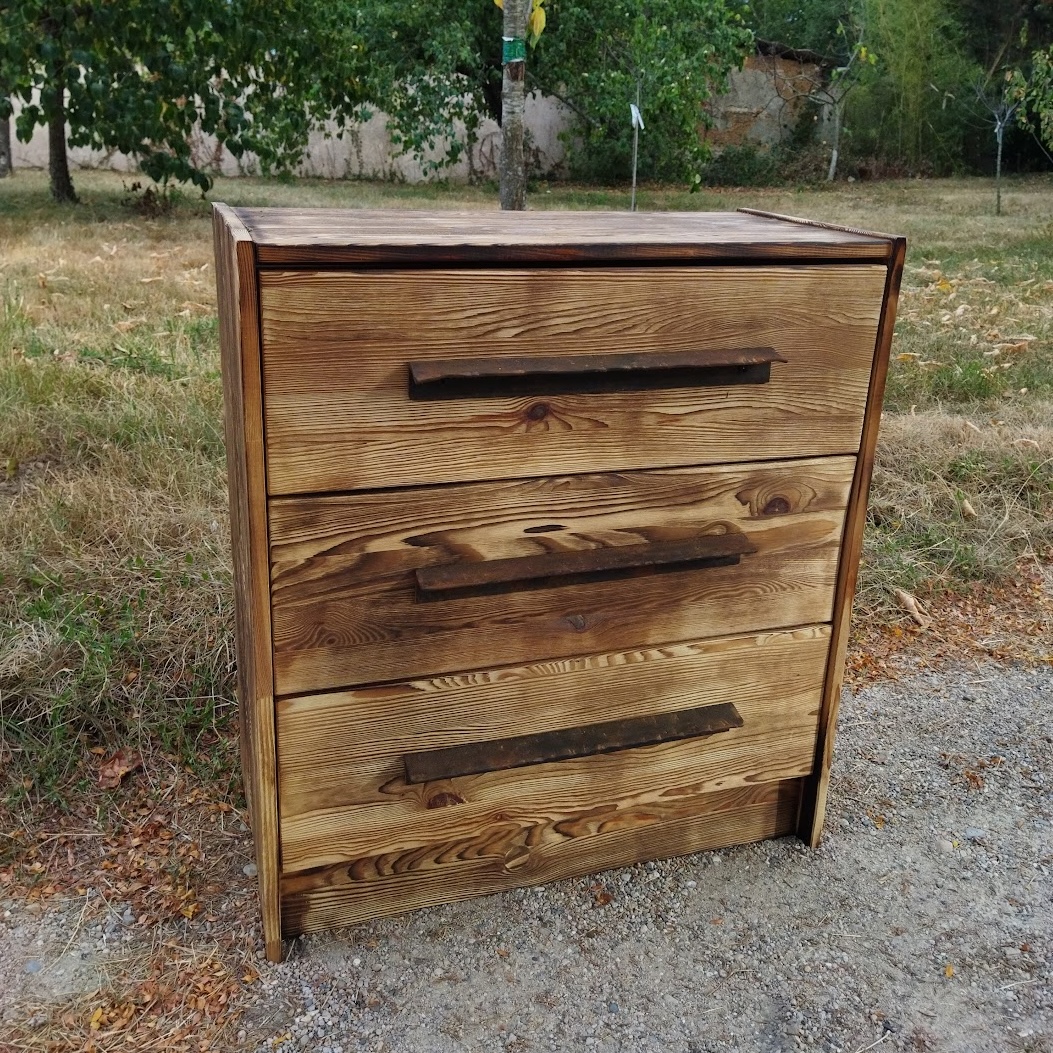 Un meuble de rangement que j'ai customisé